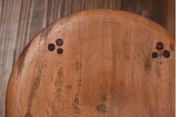 アンティーク家具　ナチュラルスタイル　古い木味のアンティークスツール(1)