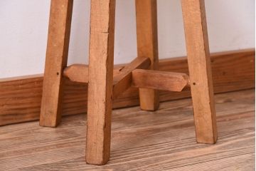 アンティーク家具　ナチュラルスタイル　古い木味のアンティークスツール(1)