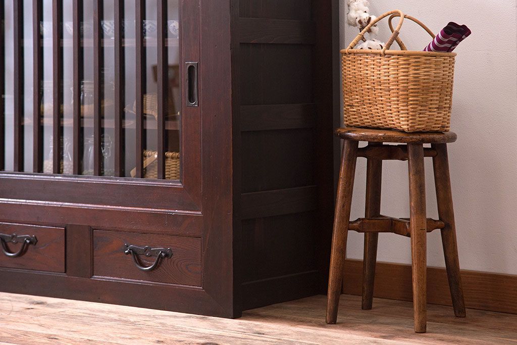 アンティーク家具　ナチュラルスタイル　古い木味のアンティークスツール(2)