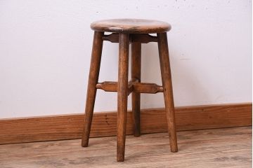 アンティーク家具　ナチュラルスタイル　古い木味のアンティークスツール(2)