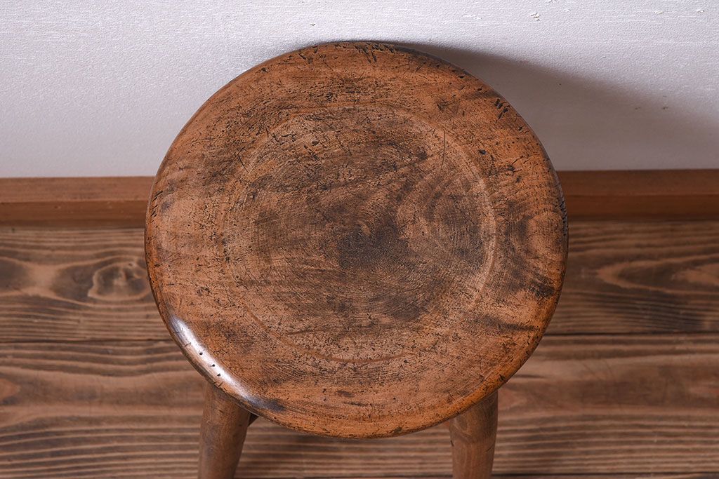 アンティーク家具　ナチュラルスタイル　古い木味のアンティークスツール(2)