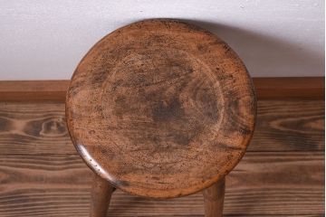 アンティーク家具　ナチュラルスタイル　古い木味のアンティークスツール(2)