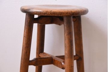 アンティーク家具　ナチュラルスタイル　古い木味のアンティークスツール(2)