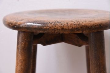 アンティーク家具　ナチュラルスタイル　古い木味のアンティークスツール(2)