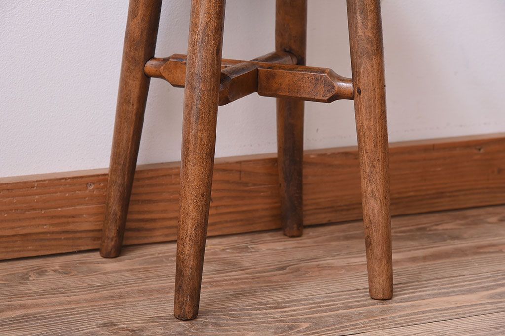 アンティーク家具　ナチュラルスタイル　古い木味のアンティークスツール(2)