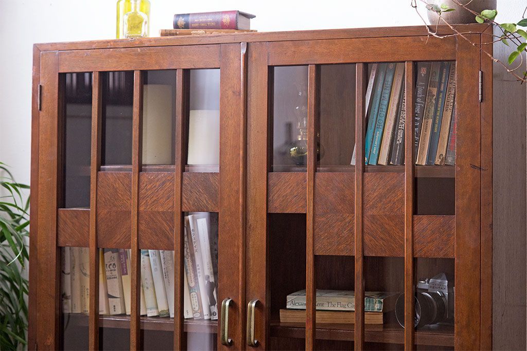 レトロ家具　和製アンティーク　レトロモダンな大ぶり本箱(ブックケース)