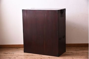 アンティーク家具　古民具・骨董　明治大正期　上手金具!前面桐材のアンティーク庄内箪笥(衣装箪笥、桐箪笥、桐たんす)