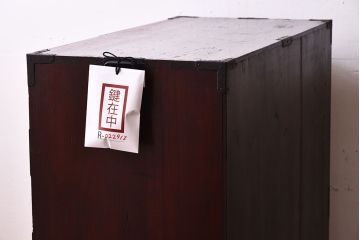 アンティーク家具　古民具・骨董　明治大正期　上手金具!前面桐材のアンティーク庄内箪笥(衣装箪笥、桐箪笥、桐たんす)