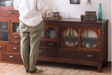 アンティーク家具　大正昭和期　アンティーク　脚付き!丸窓がお洒落な木製ローボード