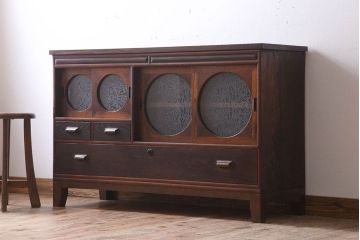 アンティーク家具　大正昭和期　アンティーク　脚付き!丸窓がお洒落な木製ローボード