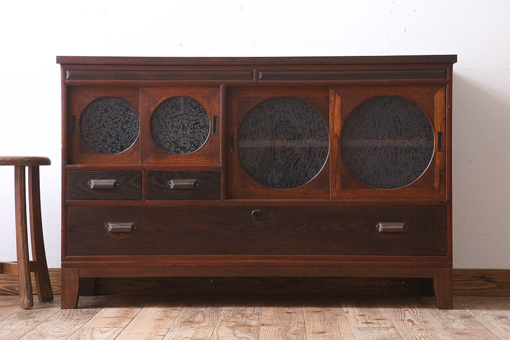 アンティーク家具　大正昭和期　アンティーク　脚付き!丸窓がお洒落な木製ローボード