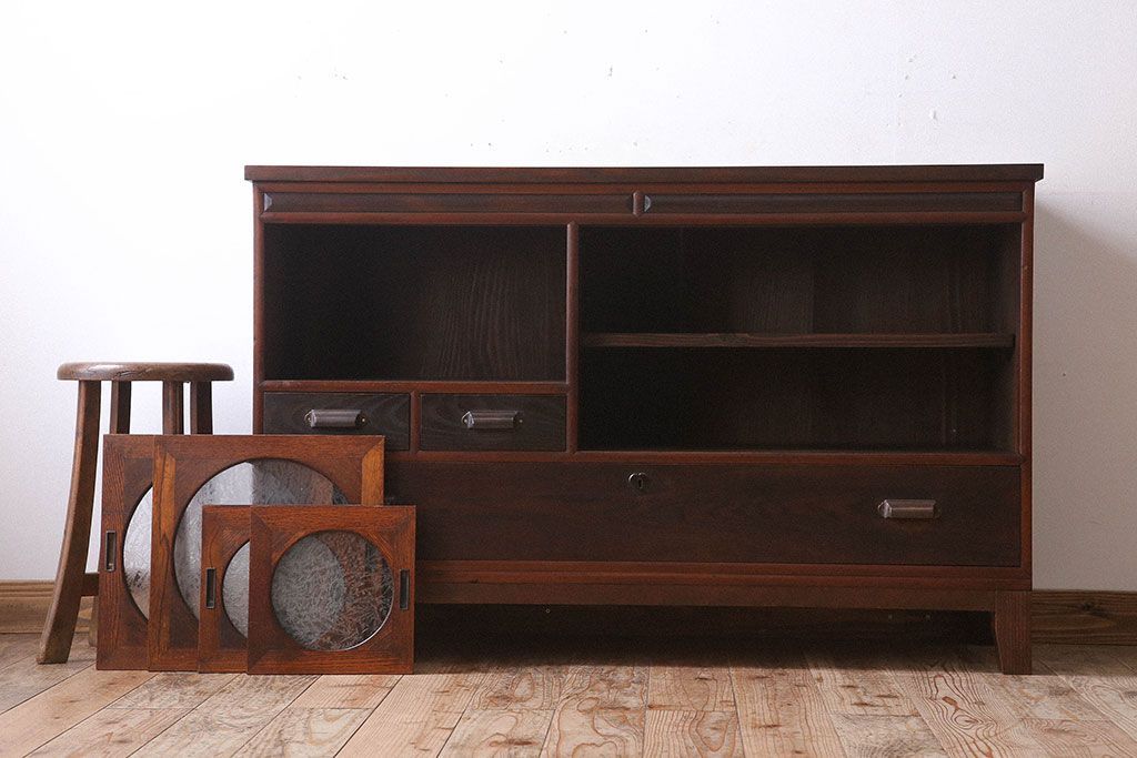 アンティーク家具　大正昭和期　アンティーク　脚付き!丸窓がお洒落な木製ローボード