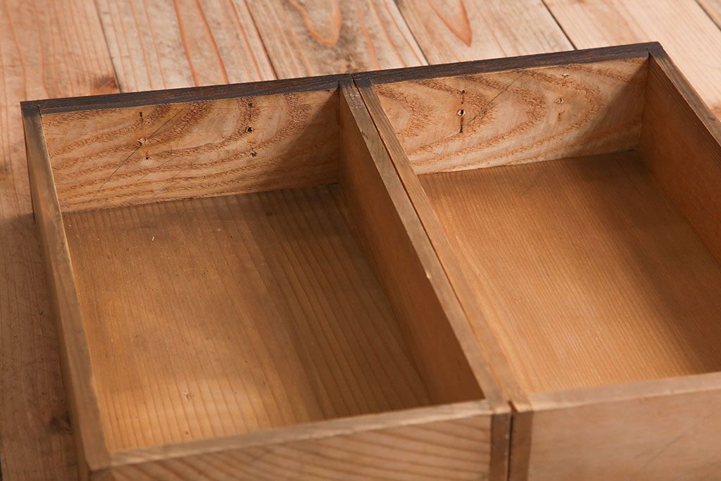 アンティーク家具　大正昭和期　アンティーク　脚付き!丸窓がお洒落な木製ローボード