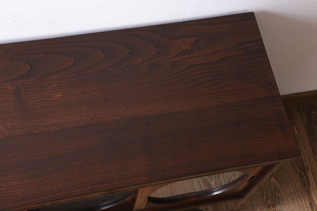 アンティーク家具　大正昭和期　アンティーク　脚付き!丸窓がお洒落な木製ローボード