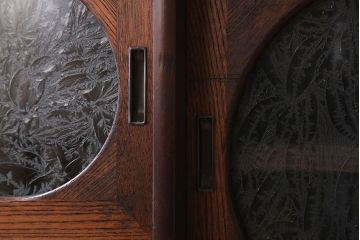 アンティーク家具　大正昭和期　アンティーク　脚付き!丸窓がお洒落な木製ローボード