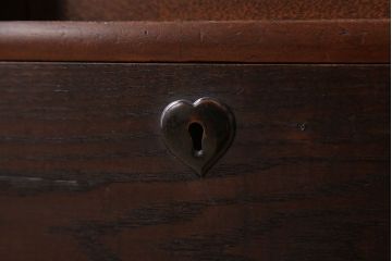 アンティーク家具　大正昭和期　アンティーク　脚付き!丸窓がお洒落な木製ローボード