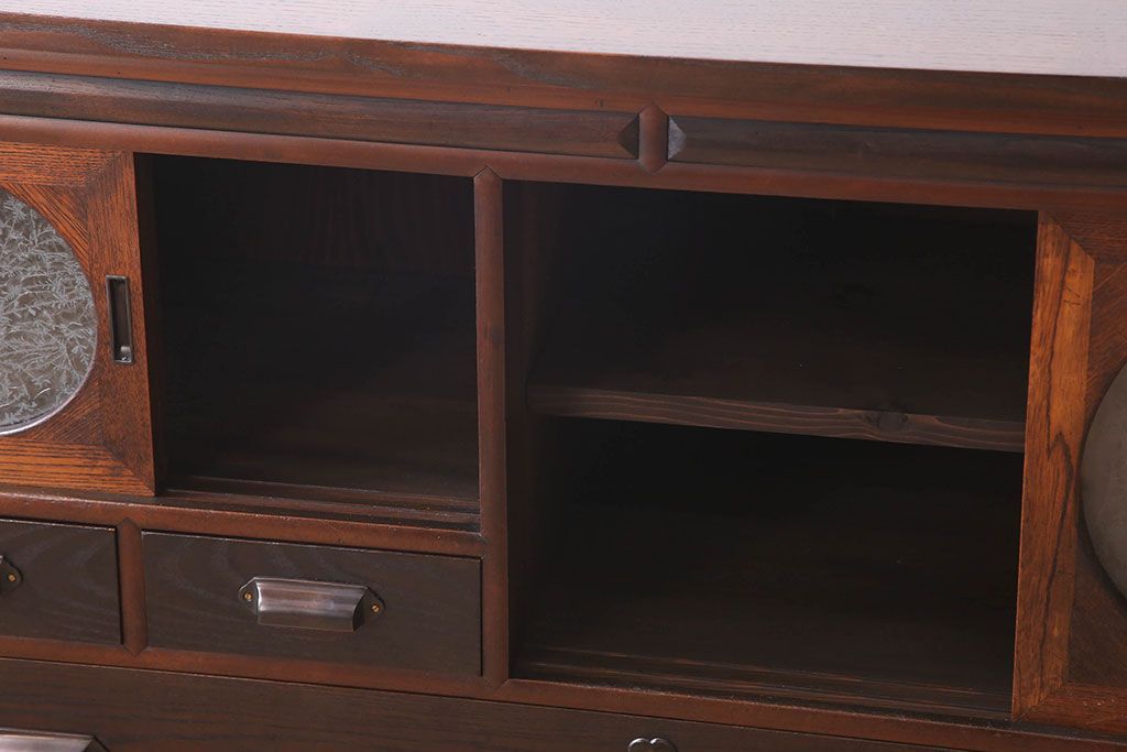 アンティーク家具　大正昭和期　アンティーク　脚付き!丸窓がお洒落な木製ローボード