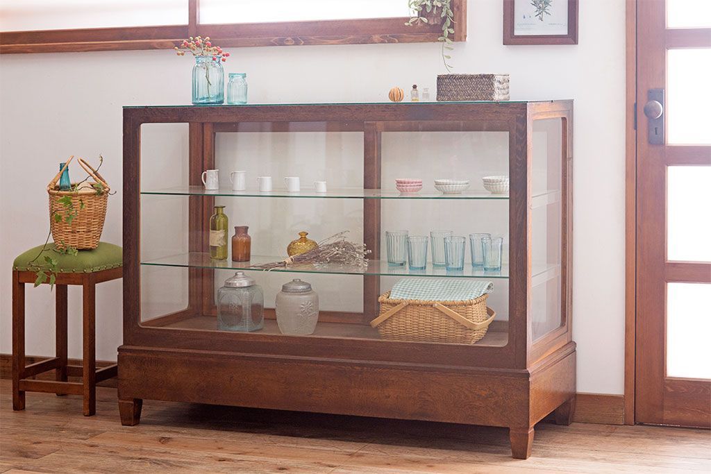 レトロ家具　昭和レトロ　古い木製のシンプルな脚付きガラスケース(ショーケース)(3)