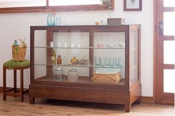 レトロ家具　昭和レトロ　古い木製のシンプルな脚付きガラスケース(ショーケース)(3)