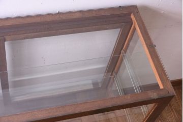 レトロ家具　昭和レトロ　古い木製のシンプルな脚付きガラスケース(ショーケース)(3)