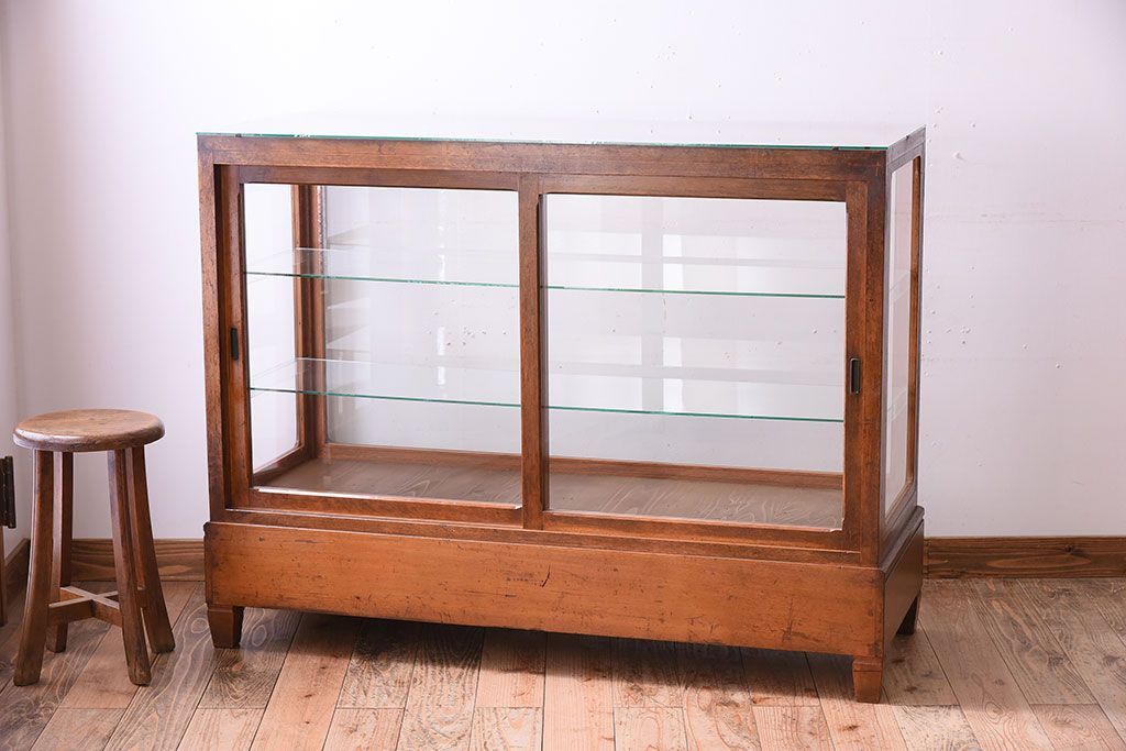 レトロ家具　昭和レトロ　古い木製のシンプルな脚付きガラスケース(ショーケース)(3)