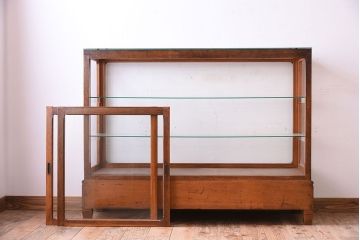レトロ家具　昭和レトロ　古い木製のシンプルな脚付きガラスケース(ショーケース)(3)