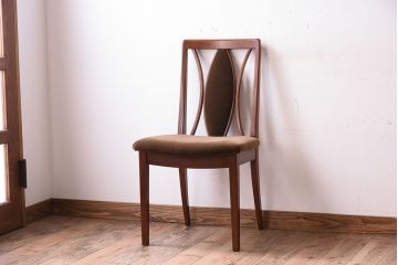 ヴィンテージ家具　北欧ビンテージ　G-PLAN　Xバックチェア(ダイニングチェア)