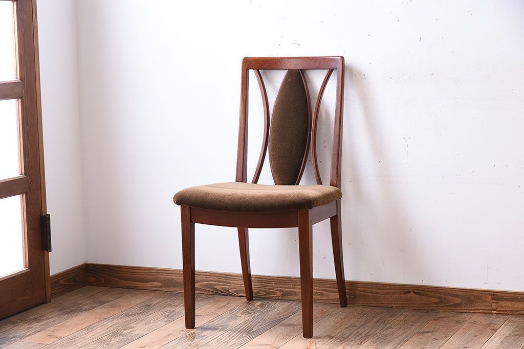 ヴィンテージ家具　北欧ビンテージ　G-PLAN　Xバックチェア(ダイニングチェア)
