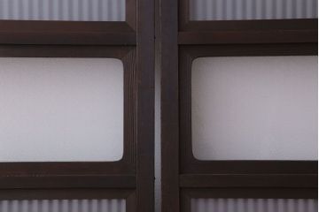 裏ガラス入り!ガラス帯のアンティーク格子戸2枚セット