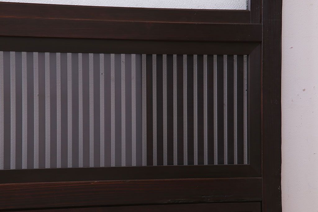 裏ガラス入り!ダイヤガラス帯のアンティーク格子戸
