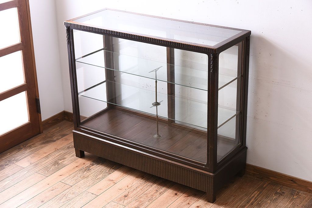 アンティーク家具　大正ロマン　彫刻が美しい古いナラ材のガラスケース