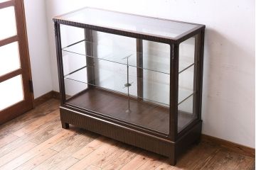 アンティーク家具　大正ロマン　彫刻が美しい古いナラ材のガラスケース