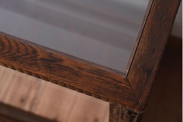 アンティーク家具　大正ロマン　彫刻が美しい古いナラ材のガラスケース