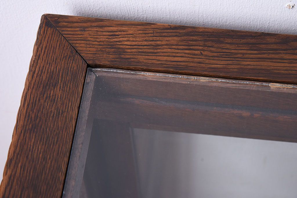 アンティーク家具　大正ロマン　彫刻が美しい古いナラ材のガラスケース