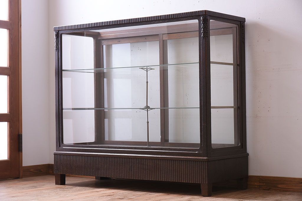 アンティーク家具　大正ロマン　彫刻が美しい古いナラ材のガラスケース