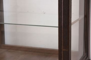 アンティーク家具　大正ロマン　彫刻が美しい古いナラ材のガラスケース