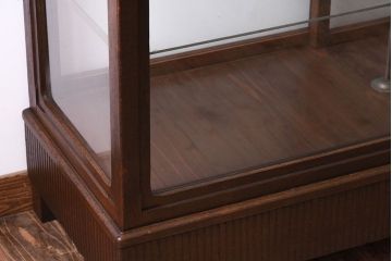 アンティーク家具　大正ロマン　彫刻が美しい古いナラ材のガラスケース