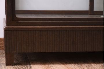 アンティーク家具　大正ロマン　彫刻が美しい古いナラ材のガラスケース