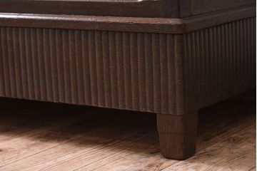 アンティーク家具　大正ロマン　彫刻が美しい古いナラ材のガラスケース