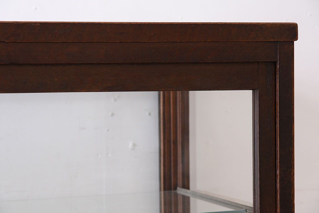 アンティーク家具　大正ロマン　彫刻が美しい古いナラ材のガラスケース