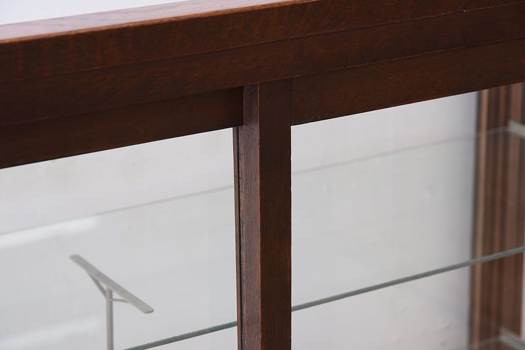 アンティーク家具　大正ロマン　彫刻が美しい古いナラ材のガラスケース