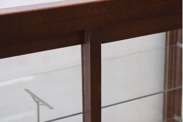アンティーク家具　大正ロマン　彫刻が美しい古いナラ材のガラスケース