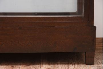 アンティーク家具　大正ロマン　彫刻が美しい古いナラ材のガラスケース