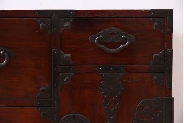 アンティーク家具　前面栗材!桜丸金具の時代箪笥ローボード(米沢箪笥・衣装箪笥)(1)