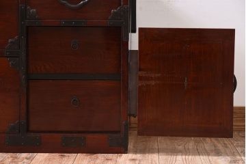 アンティーク家具　前面栗材!桜丸金具の時代箪笥ローボード(米沢箪笥・衣装箪笥)(1)