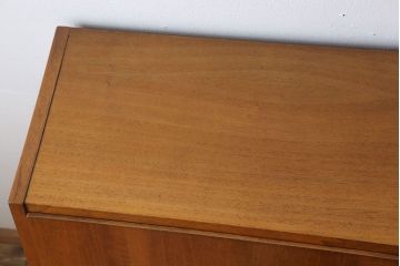 ヴィンテージ家具　北欧ビンテージ　シンプルでおしゃれなライティングビューロー