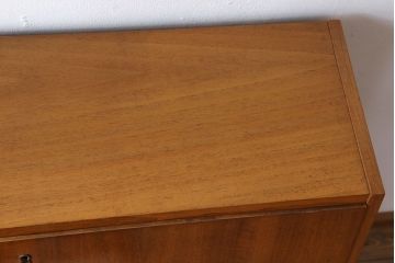 ヴィンテージ家具　北欧ビンテージ　シンプルでおしゃれなライティングビューロー