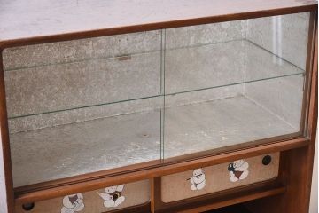 レトロ家具　昭和レトロなアンティーク茶箪笥
