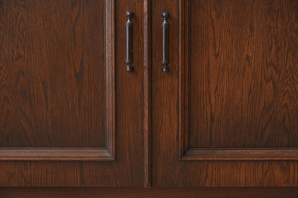 中古　永田良介商店　高級品!831型2枚扉食器棚(カップボード)(定価約49万7千円)