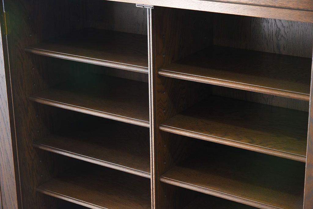 中古　永田良介商店　高級品!831型2枚扉食器棚(カップボード)(定価約49万7千円)